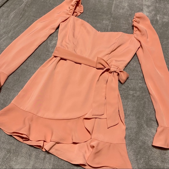 Nwt Superdown Khloe Ruffle Sleeve Mini 